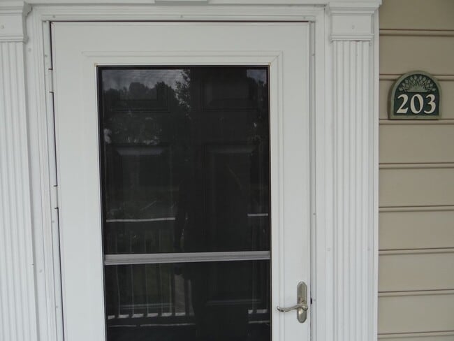 property at 2020 Crossgate Blvd