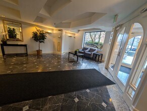 1933 Commonwealth Ave, Unit 407 in Boston, MA - Building Photo - Building Photo