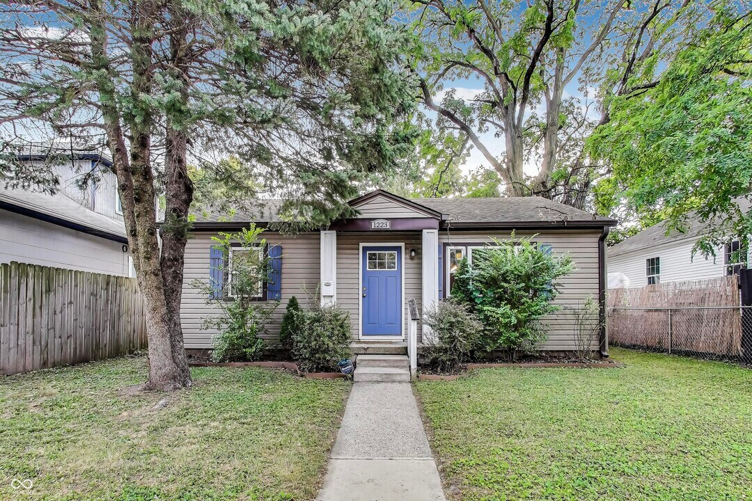 1223 St Paul St in Indianapolis, IN - Building Photo