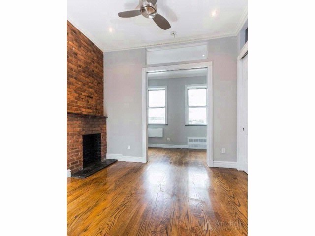 560 Hudson St-Unit -1BR in New York, NY - Building Photo