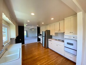 339 Crouch St in Oceanside, CA - Building Photo - Building Photo