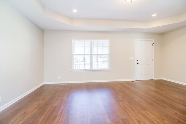 634 Woodland Hills Dr in La Vergne, TN - Building Photo - Building Photo