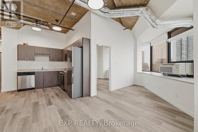 property at 30 Duke St W