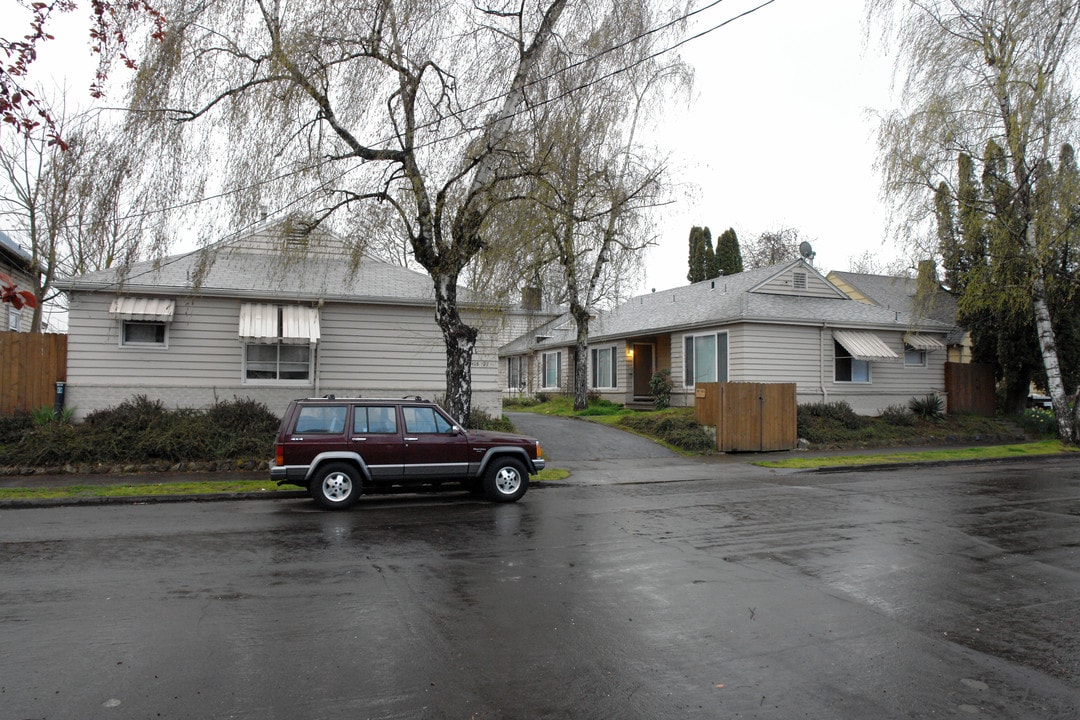 5408-5422 N Montana Ave in Portland, OR - Foto de edificio