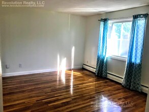 9 Jacqueline Rd in Waltham, MA - Building Photo - Building Photo