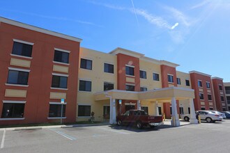 Manor at West Bartow in Bartow, FL - Foto de edificio - Building Photo