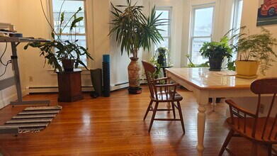 2 Rogers Ave, Unit 2 in Somerville, MA - Building Photo - Building Photo