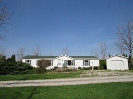 14401 134th Ave W in Taylor Ridge, IL - Building Photo