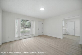2124 Patou Dr W in Jacksonville, FL - Building Photo - Building Photo