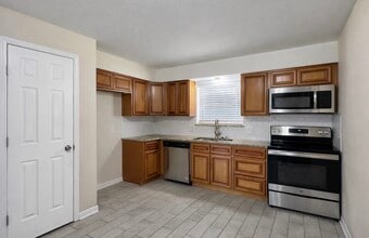 101 Lottie Ln in Friendswood, TX - Building Photo - Building Photo