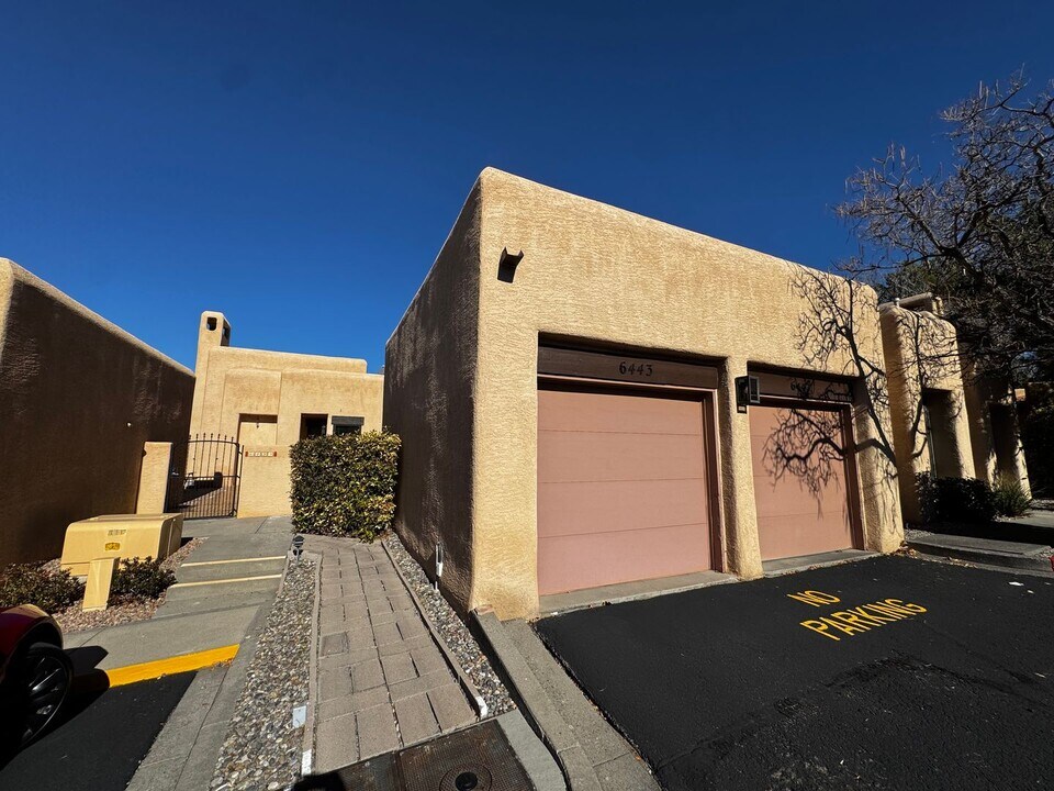 6443 Monte Serrano NE in Albuquerque, NM - Building Photo