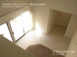 43334 32nd St W in Lancaster, CA - Building Photo - Building Photo