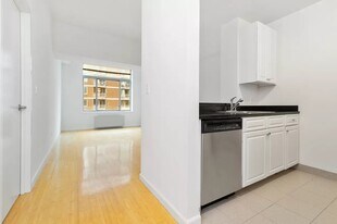 353 E 104th St in New York, NY - Building Photo