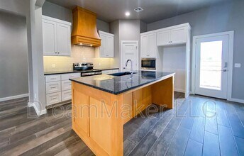 917 Apple Blossom Way in Goldsby, OK - Building Photo - Building Photo