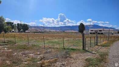 305 E 155 S in Richfield, UT - Foto de edificio - Building Photo