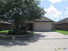 112 Gemini Ct in Victoria, TX - Building Photo