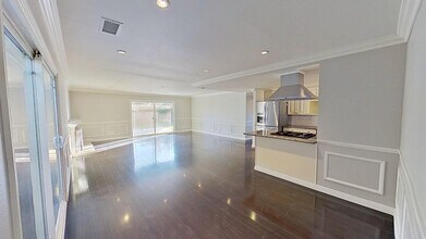 915 Presidio Dr in Costa Mesa, CA - Building Photo - Building Photo
