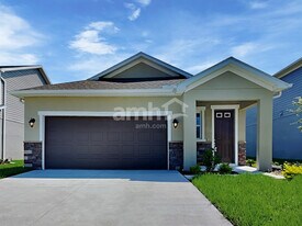1111 Walden Pond Dr in Plant City, FL - Building Photo