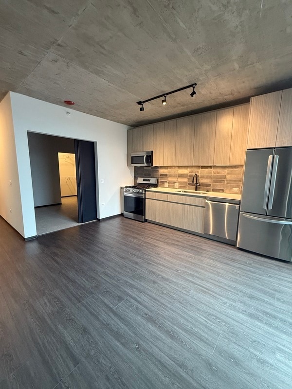 property at 1415 W Randolph St