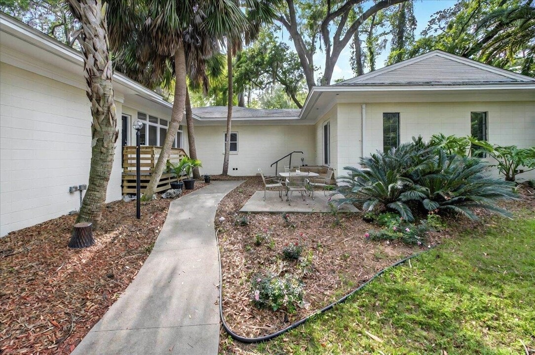 1205 Gardenia Dr in Tallahassee, FL - Building Photo