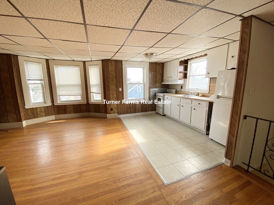 122 Buttonwood St, Unit 1 in Boston, MA - Building Photo