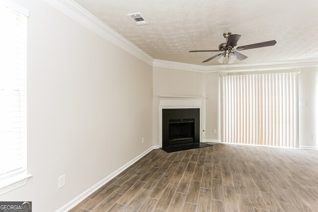 6621 Ivy Log Dr SW in Austell, GA - Foto de edificio - Building Photo