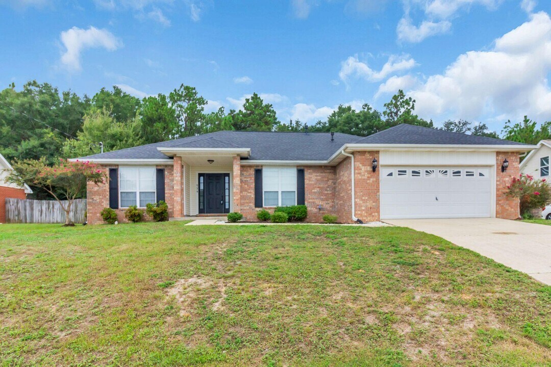 539 Tikell Dr in Crestview, FL - Building Photo