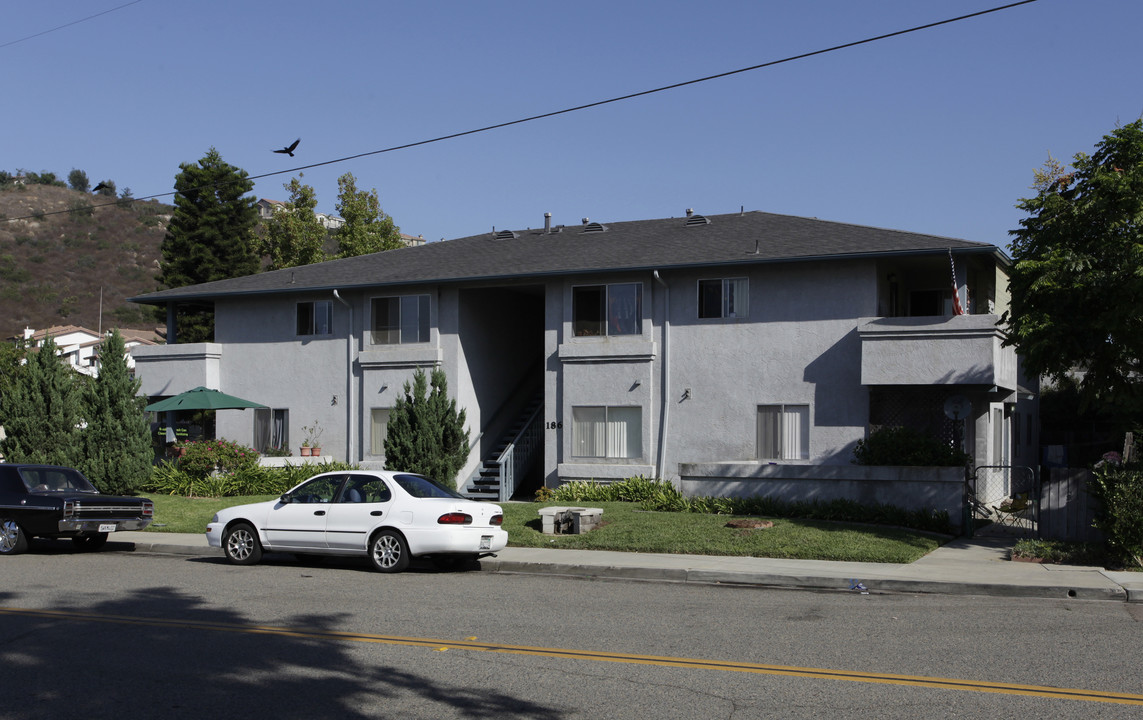 186 Gosnell Way in San Marcos, CA - Foto de edificio