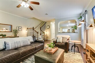 2516 Amur Dr in Austin, TX - Building Photo - Building Photo
