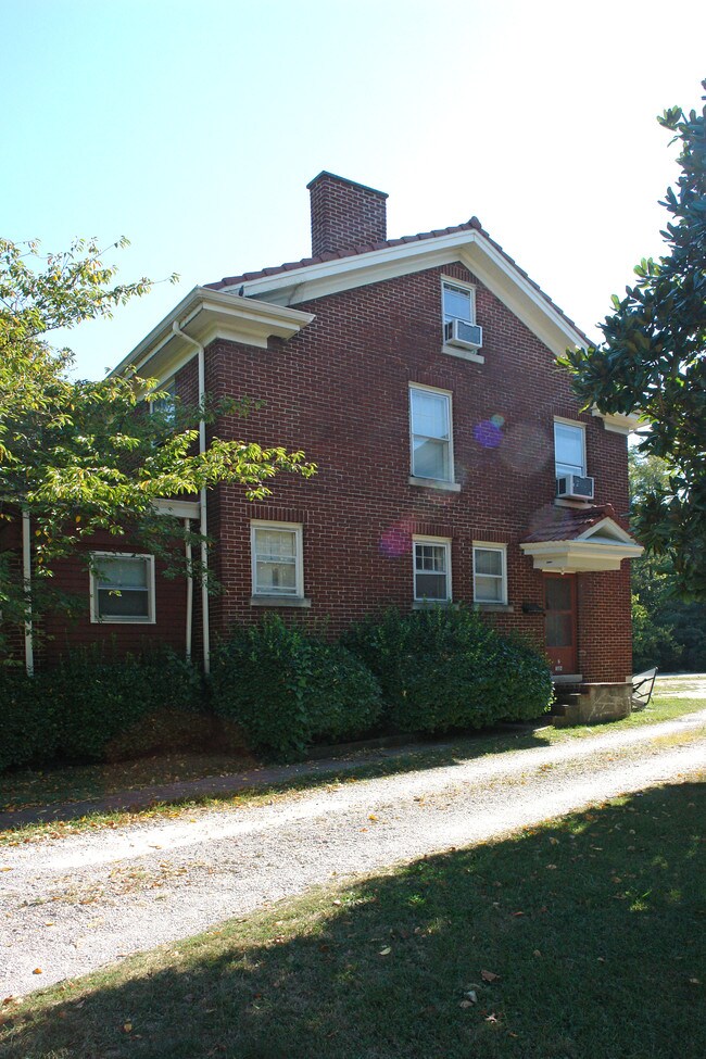 1004 Fontaine Rd in Lexington, KY - Foto de edificio - Building Photo