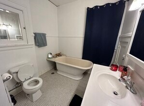 109 E Gorham St, Unit 3 in Madison, WI - Building Photo - Building Photo