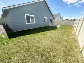 11922 W Box Canyon St in Star, ID - Building Photo - Building Photo