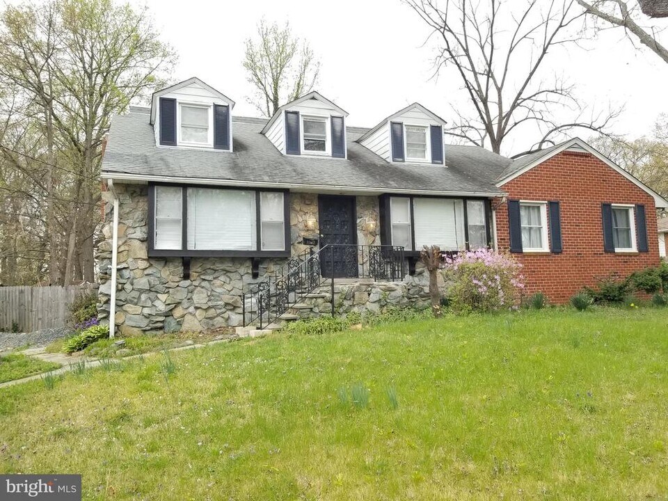 9312 Ogden Pl in Lanham, MD - Foto de edificio