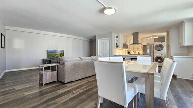 222 Lili?uokalani Ave in Honolulu, HI - Building Photo - Building Photo