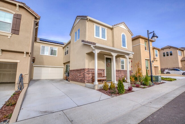 1381 Larkspur Dr in Rocklin, CA - Building Photo - Building Photo