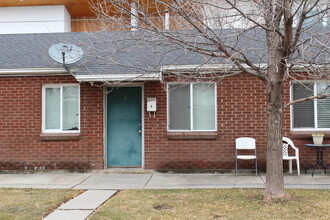 3365 S 900 E in Salt Lake City, UT - Foto de edificio - Building Photo