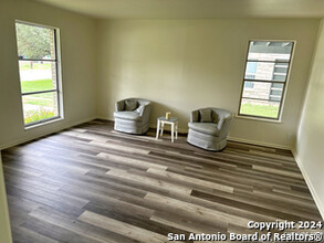 451 Kate Schenck Ave in San Antonio, TX - Building Photo - Building Photo