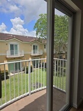 3194 SW 128th Ter in Miramar, FL - Foto de edificio - Building Photo