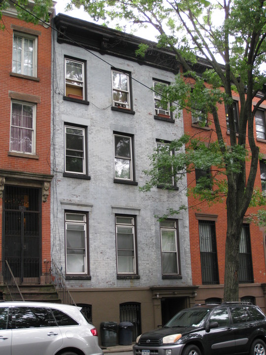 132 Lafayette St in Brooklyn, NY - Building Photo