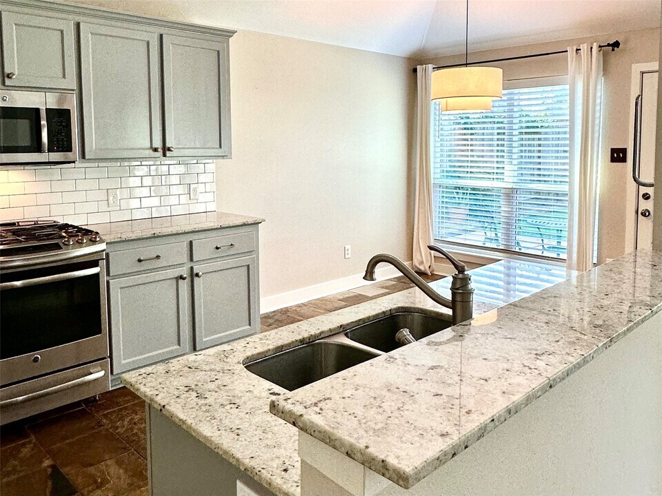 3126 Ivy Bend Dr in Pearland, TX - Foto de edificio