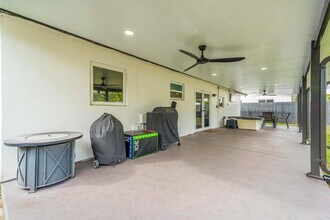 5070 SW 94th Terrace in Cooper City, FL - Building Photo - Building Photo