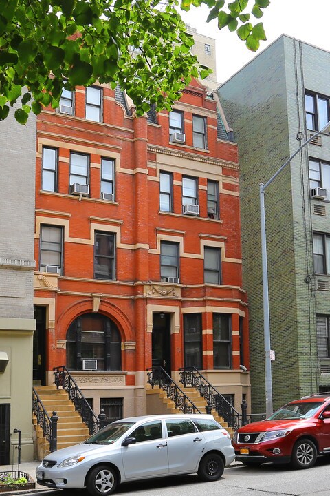 73 W 85th St in New York, NY - Building Photo