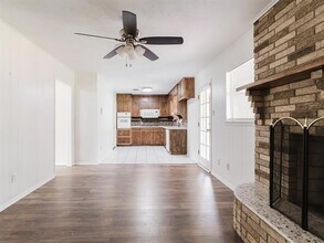 4608 Norvell Dr in Haltom City, TX - Foto de edificio - Building Photo