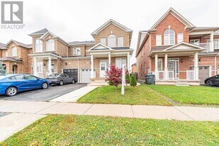 15 Windflower Rd in Brampton, ON - Building Photo