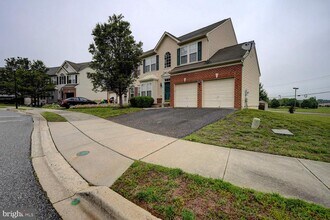 2 N Cummings Dr in Middletown, DE - Foto de edificio - Building Photo