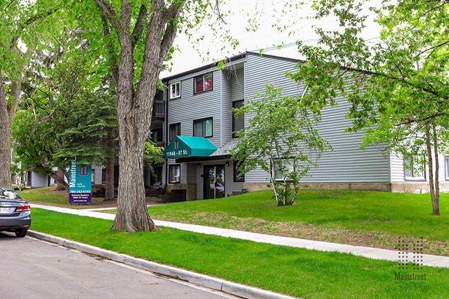 Redwood Meadows in Edmonton, AB - Building Photo - Building Photo