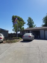 201 Mcnary Cir, Unit 201 in Manteca, CA - Building Photo