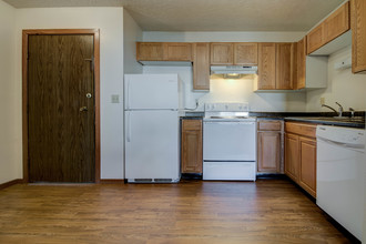 Cedarwood North in Minot, ND - Building Photo - Building Photo