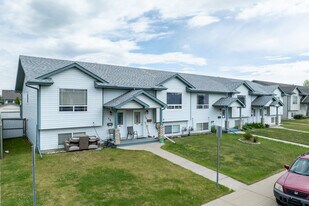 18 Durand Cres in Red Deer, AB - Building Photo