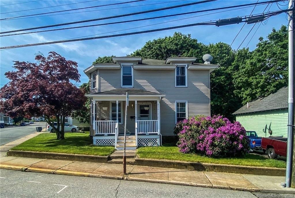 143 Poquonnock Rd in Groton, CT - Building Photo